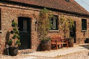 Bunkers Barn, 2 bedroom Luxury stay with parking Vacation rental in Hemel Hempstead