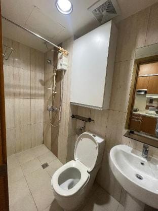 Condo for Shortay in Ermita near SLMC & US Embassy Vacation rental in Manila City