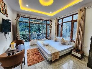 Solitude Inn by Epic Hospitality Vacation rental in Shimla