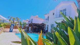 PRO - STAY Villa Kangaroo Villa in Protaras