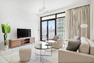Silkhaus New Tower 1BDR in Marina Vista Apartment in Dubai