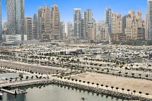 Silkhaus Sunset & Harbor View |Tower Private Beach Apartment in Dubai