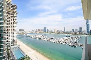 Silkhaus Sea & Palm View 1BDR | Marina Vista Apartment in Dubai