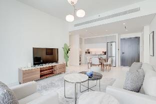 Silkhaus Exquisite Sea View 1BDR  Marina Vista Apartment in Dubai