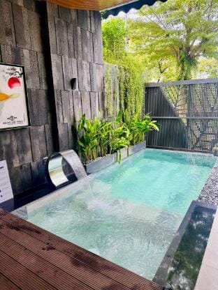 DELUXE VILLA 5 phòng ngủ 6 giường lớn trung tâm tp Villa in Laos