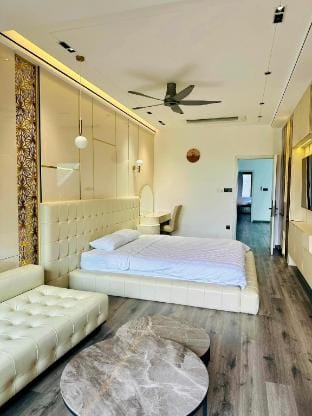 DELUXE VILLA 5 phòng ngủ 6 giường lớn trung tâm tp Villa in Laos