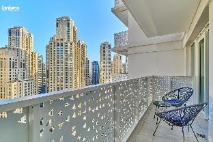 bnbmehomes-Marina Gem-5min walk to Flying Cup-2503 Apartment in Dubai