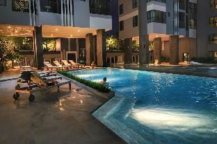Central Pattaya Fully Equipped Condo Next to Beach Vacation rental in Pattaya City