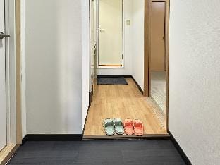POLA INN駅から徒歩2分/落着く和室/定員2名様/お荷物預かりOK/アクセスも抜群！(203) Apartment in Osaka