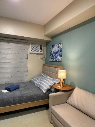 Cozy-Sunset View Studio Unit Apartment in Iloilo City
