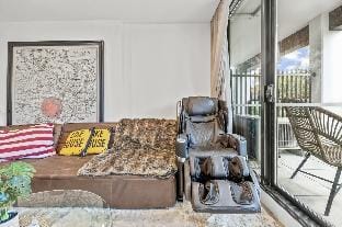 StayAU Modern 2BR Townhouse w/ pool Vacation rental in City of Monash