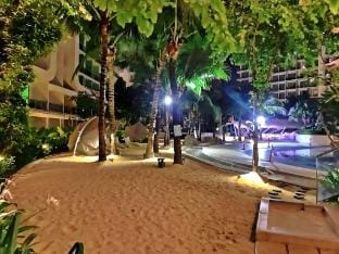 azure b6-2brwavepoolshort walk smmall near airport Vacation rental in Paranaque