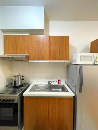Modern Condo facing Bayview near US Embassy  Apartment in Manila City