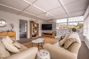 Elusive Penguin - Bicheno Vacation rental in Bicheno