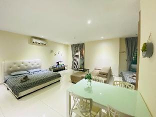 Ksl D’Esplanade(B9)King size bed/Tvbox@Johor Bahru Vacation rental in Johor Bahru