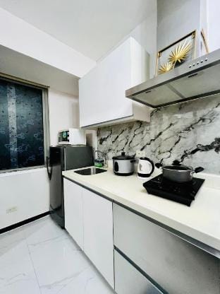 Azure 2Bedroom BeachFront Patio Netflix Vacation rental in Paranaque