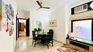 BluO @ Vasant Vihar PVR - Kitchen, Terrace, Lift Vacation rental in New Delhi