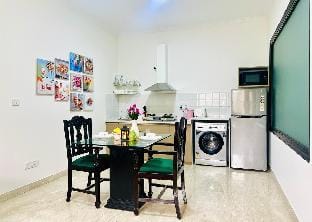 BluO @ Vasant Vihar PVR - Terrace Garden, Lift Vacation rental in New Delhi