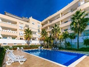 A05 - Luxury 1 Bed Fully Equipped with Pool! Apartment in Lagos