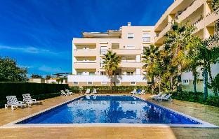 A05 - Luxury 1 Bed Fully Equipped with Pool! Apartment in Lagos