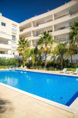 A04 - Large Modern 1 bed Apartment with Pool Apartment in Lagos