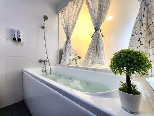 Loft Suite JB Town near CIQ 7Pax Apartment in Johor Bahru