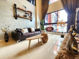 Loft Suite JB Town near CIQ 7Pax Apartment in Johor Bahru