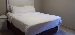 Two Bedroom Apartment Rosebank Central Apartment in Johannesburg