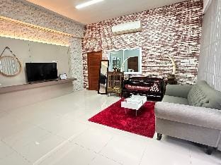 Prakytong Poolvilla Villa in Thailand