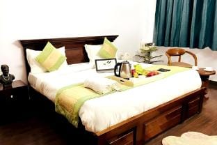 Fortune Home Service Apartment 4Bhk,D-36, Saket Vacation rental in New Delhi