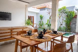Sundaze 1- Canggu | BrandNewPrivate Vila Huge Pool Villa in North Kuta