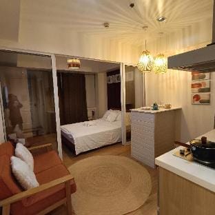 1 BR Vintage Condotel with Balcony Apartment in Paranaque
