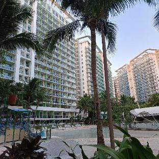 1 BR Vintage Condotel with Balcony Apartment in Paranaque