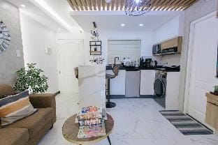 A2J Luxury 2BR Near Il Corso & SM Seaside Cebu Apartment in Cebu City