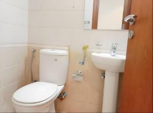 PARTITION ROOMS Apartment in Dubai