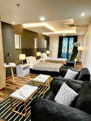 Gold Crest Home-Netflix-free parking-wifi Apartment in Lahore