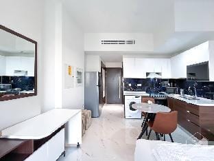 Stunning studio with Balcony in Arjan Apartment in Dubai