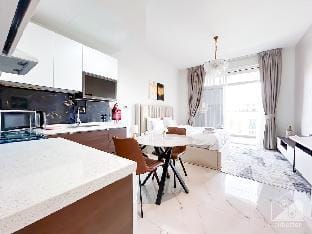 Stunning studio with Balcony in Arjan Apartment in Dubai