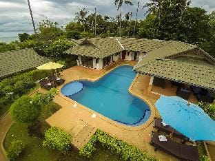 Five Bedroom Grand Deluxe-20 seconds to beach Villa in Ko Samui