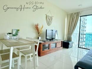 GreeneryHome 1-5pax | Trefoil Setia Alam JSA Apartment in Selangor, Malaysia