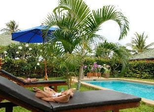 4 Bedroom Grand Villa - 20 seconds walk to beach  Villa in Ko Samui