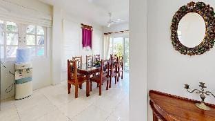 4 Bedroom Grand Villa - 20 seconds walk to beach  Villa in Ko Samui