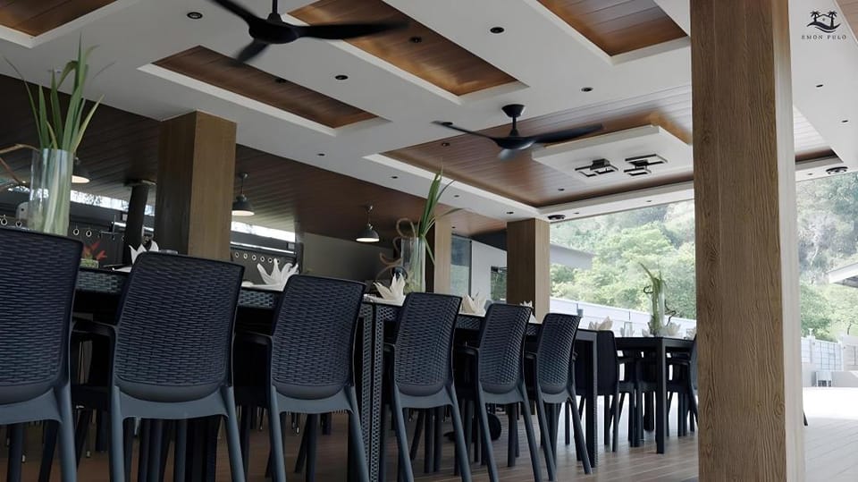 Emon Pulo Beach Resort Hotel in Subic
