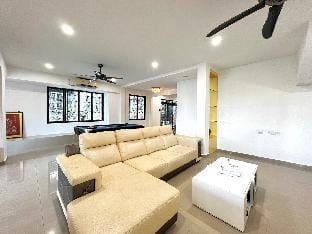 Kim Teng Park, Roomy by Antlerzone Apartment in Johor Bahru