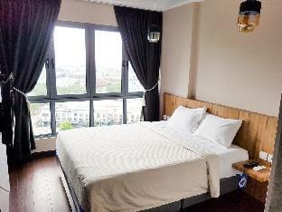Modo Stay One Bedroom@Harbourbay Residence 19th Fl Vacation rental in Riau Islands, Indonesia