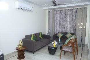 Fortune Home Service 3Bhk,B57 Sarita Vihar, Apollo Vacation rental in New Delhi