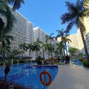 JAL's Cozy Haven Apartment in Pasay