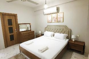 Qurum Serenity: 2-BR in Muscat Apartment in Muscat