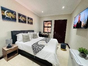 The Pillows Suites Guest House Waterkloof Ridge Vacation rental in Pretoria