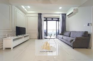 Meridin Executive Suite 2 Room (Level 23) Vacation rental in Johor